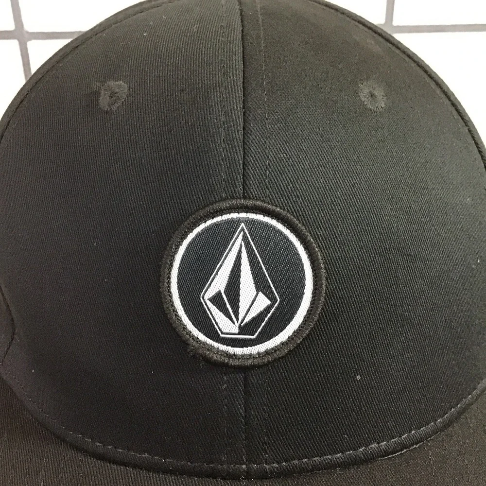 Volcom Black One Size Snapback Hat Adjustable Ball Cap‎